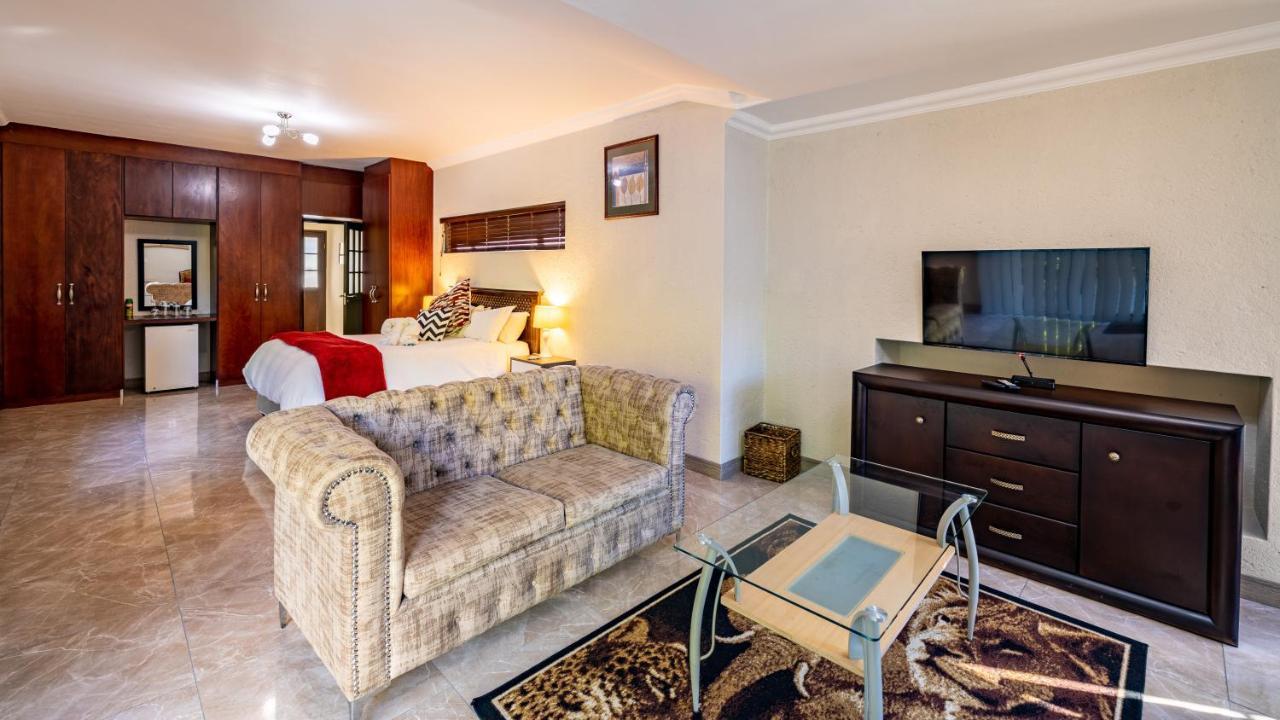 Joern'S Gaestehaus Mbombela Dış mekan fotoğraf