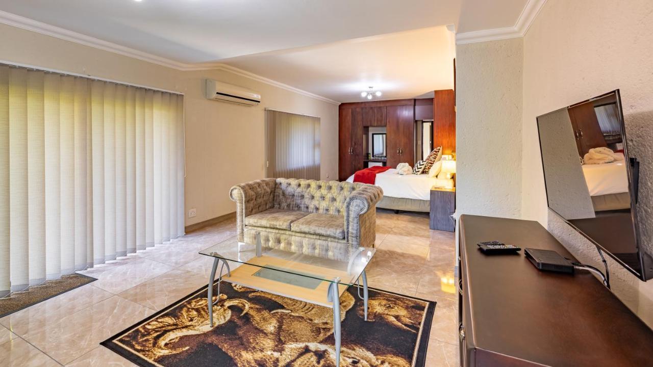 Joern'S Gaestehaus Mbombela Dış mekan fotoğraf