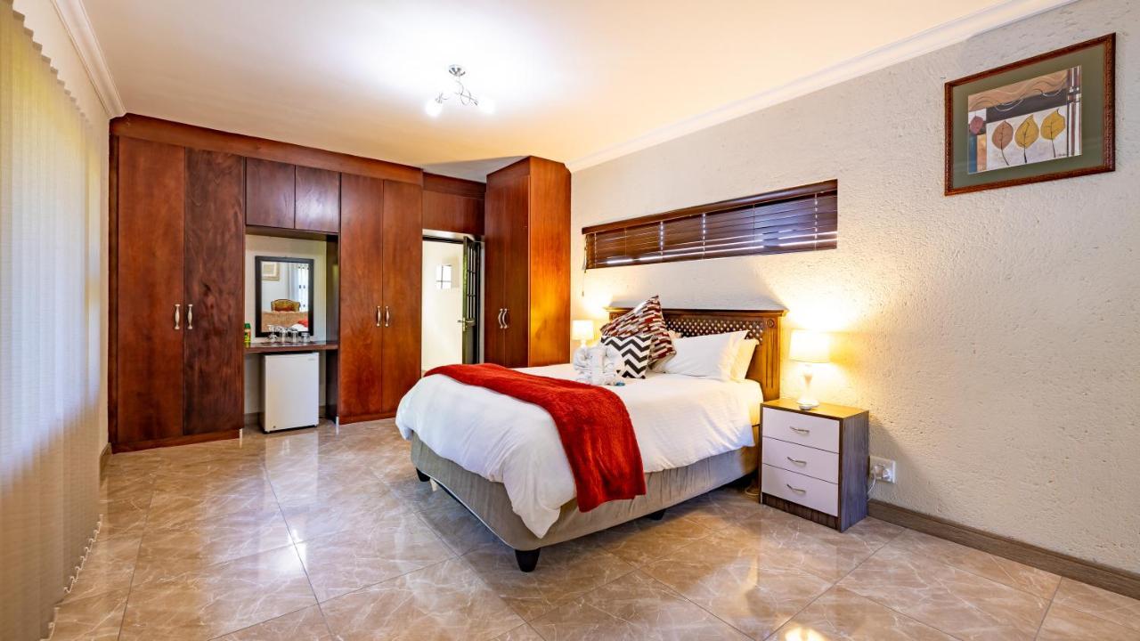 Joern'S Gaestehaus Mbombela Dış mekan fotoğraf